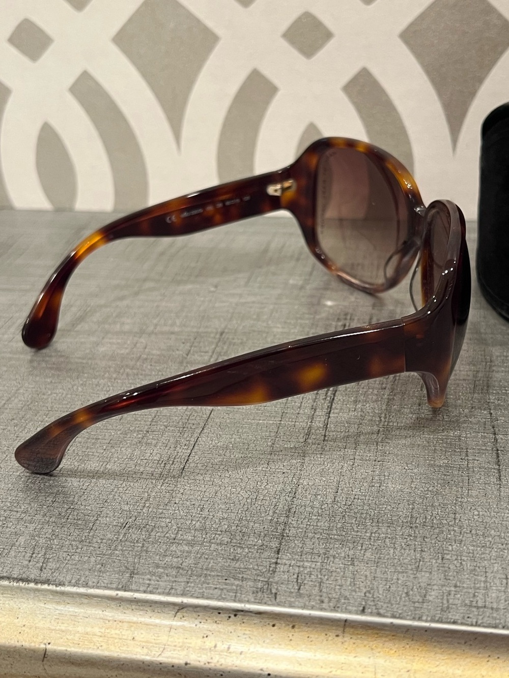 Oversized Marc by Marc Jacobs Sunglasses - Picture 5 of 6
